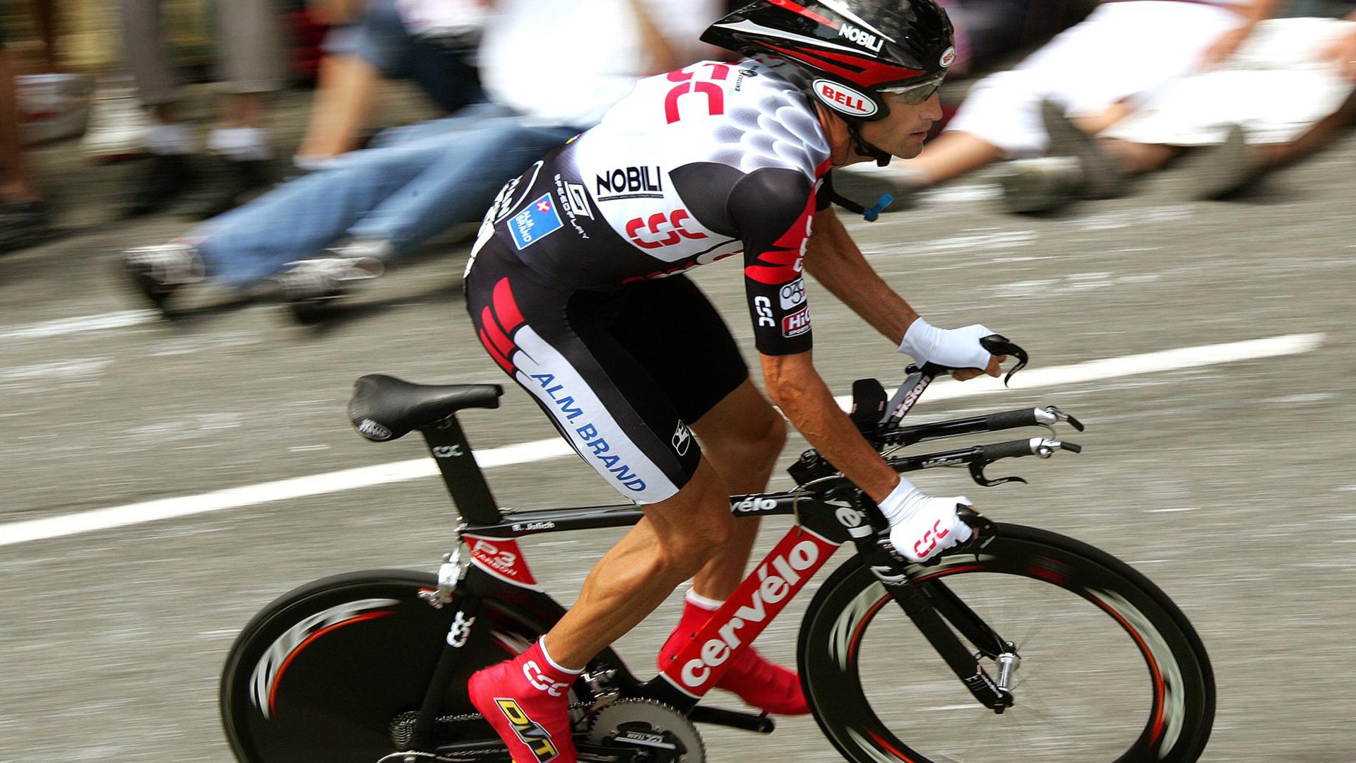 _虚拟动感剧场：运动与视觉的盛大演出_，虚拟现实运动锻炼